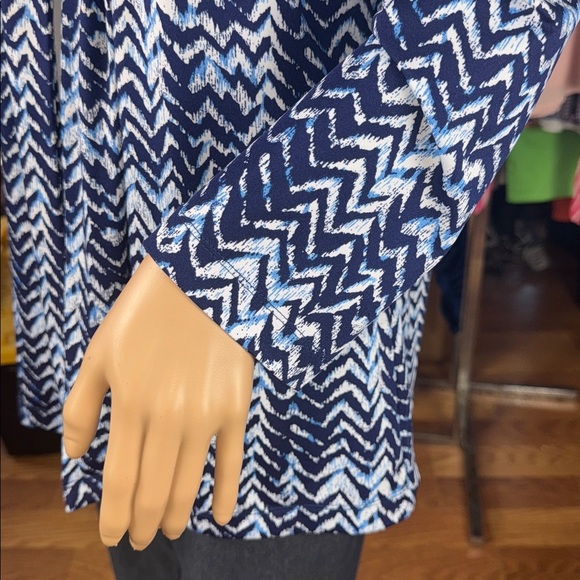 Cato Blue and White Chevron Cardigan Size Large - Picture 5 of 5